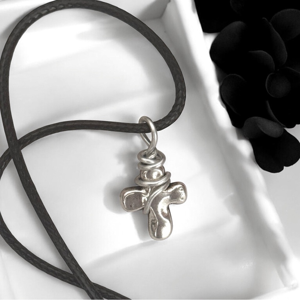 5 For $25💫Alternative Small Silver Cross Pendant Necklace